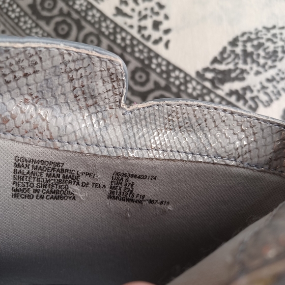 Girls Gray zip up ankle Boots size 5 - Picture 3 of 5